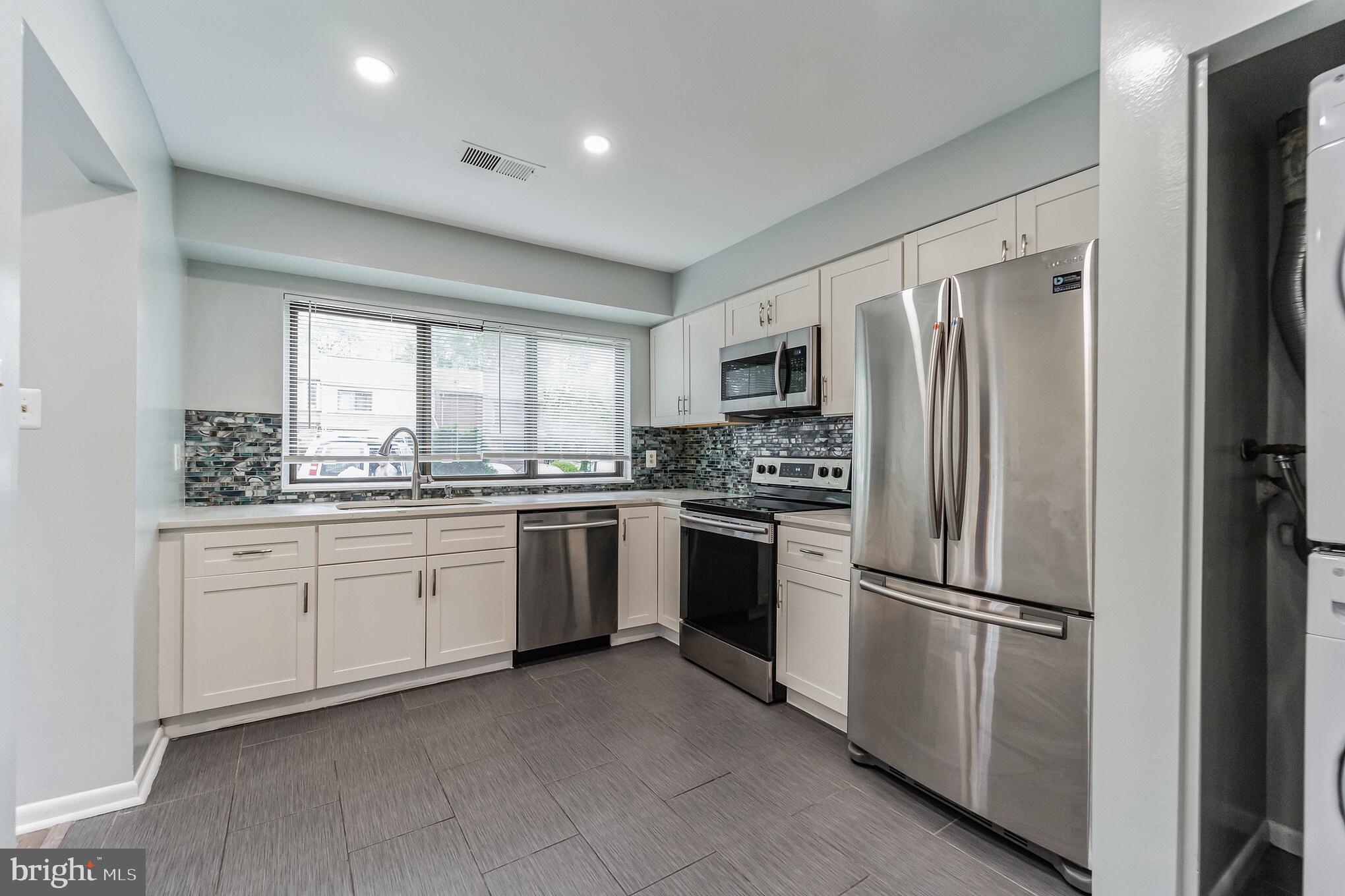 7252 Mandan Road Greenbelt, MD 20770 - Photo 3 of 27