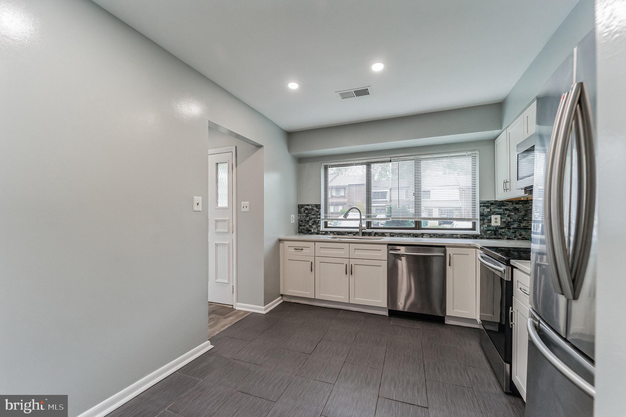 7252 Mandan Road Greenbelt, MD 20770 - Photo 4 of 27