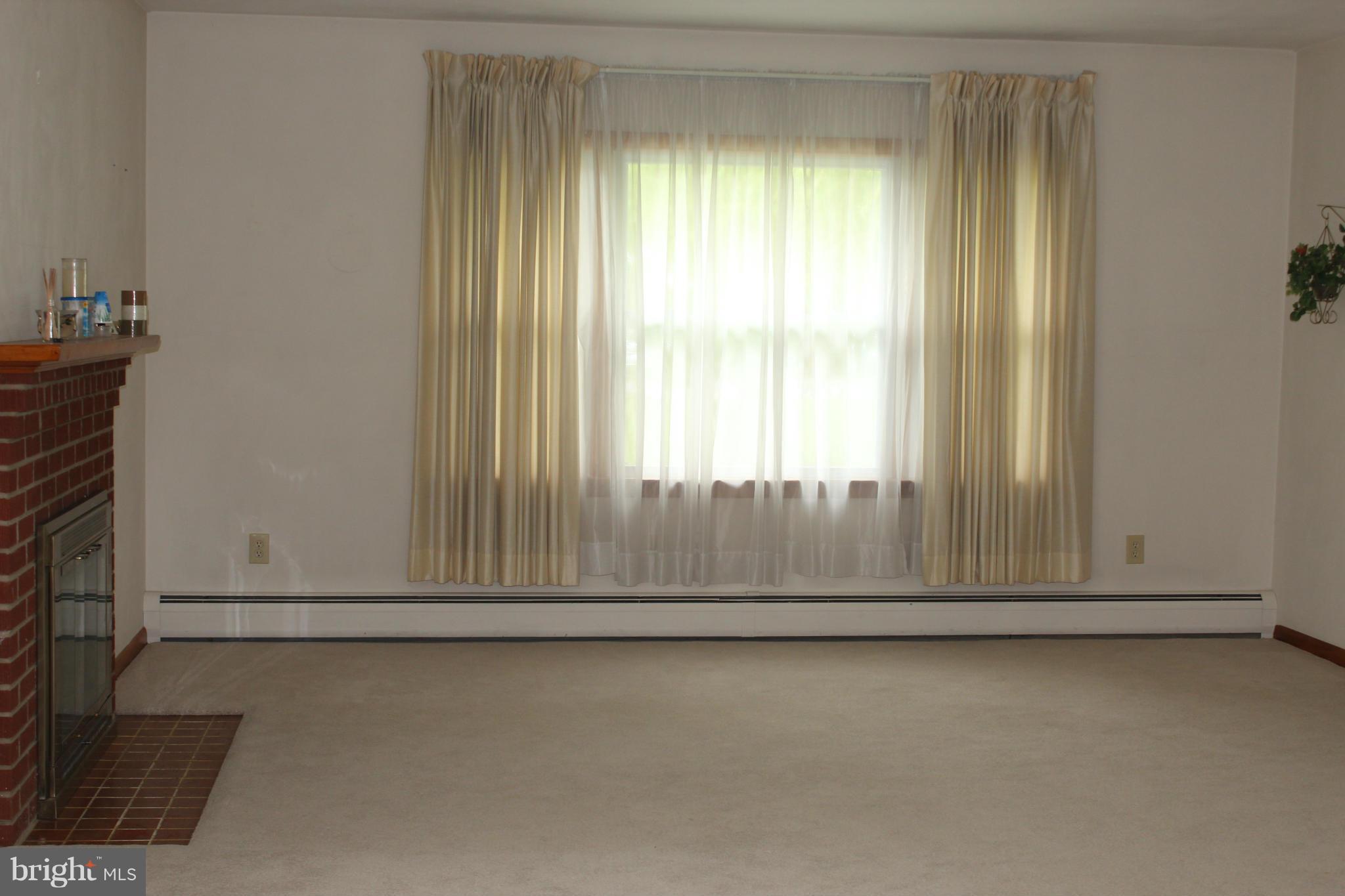 304 Laing Road Front Royal, VA 22630 - Photo 11 of 29 Living Room