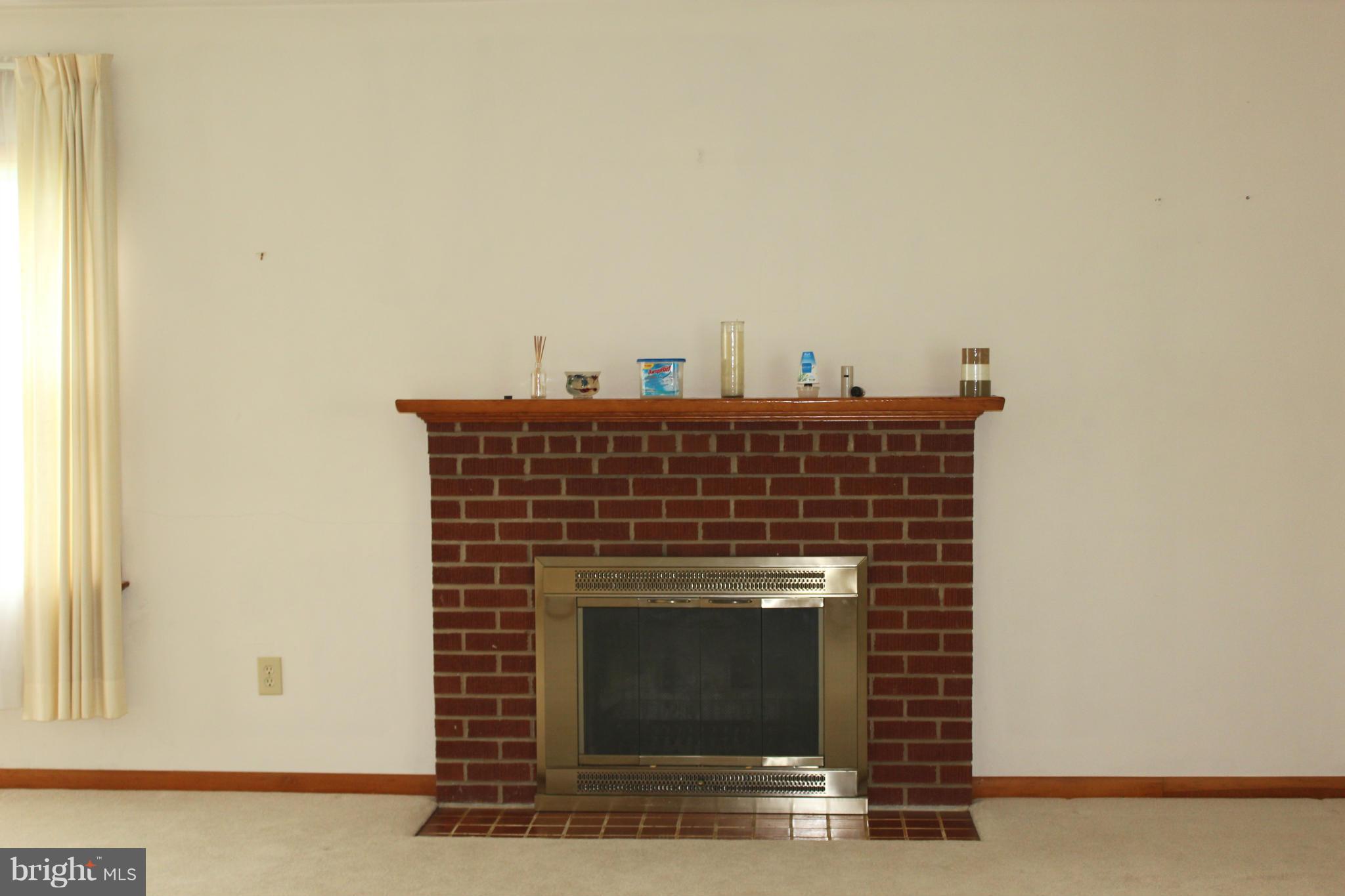 304 Laing Road Front Royal, VA 22630 - Photo 12 of 29 Living Room
