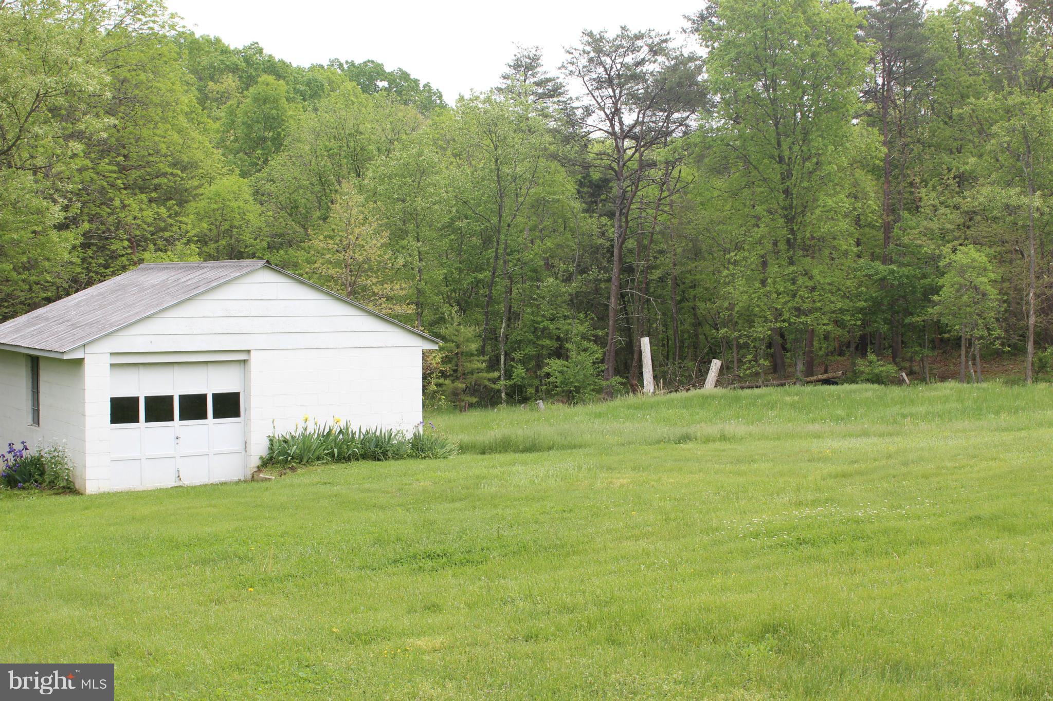 304 Laing Road Front Royal, VA 22630 - Photo 7 of 29 Exterior (Rear)