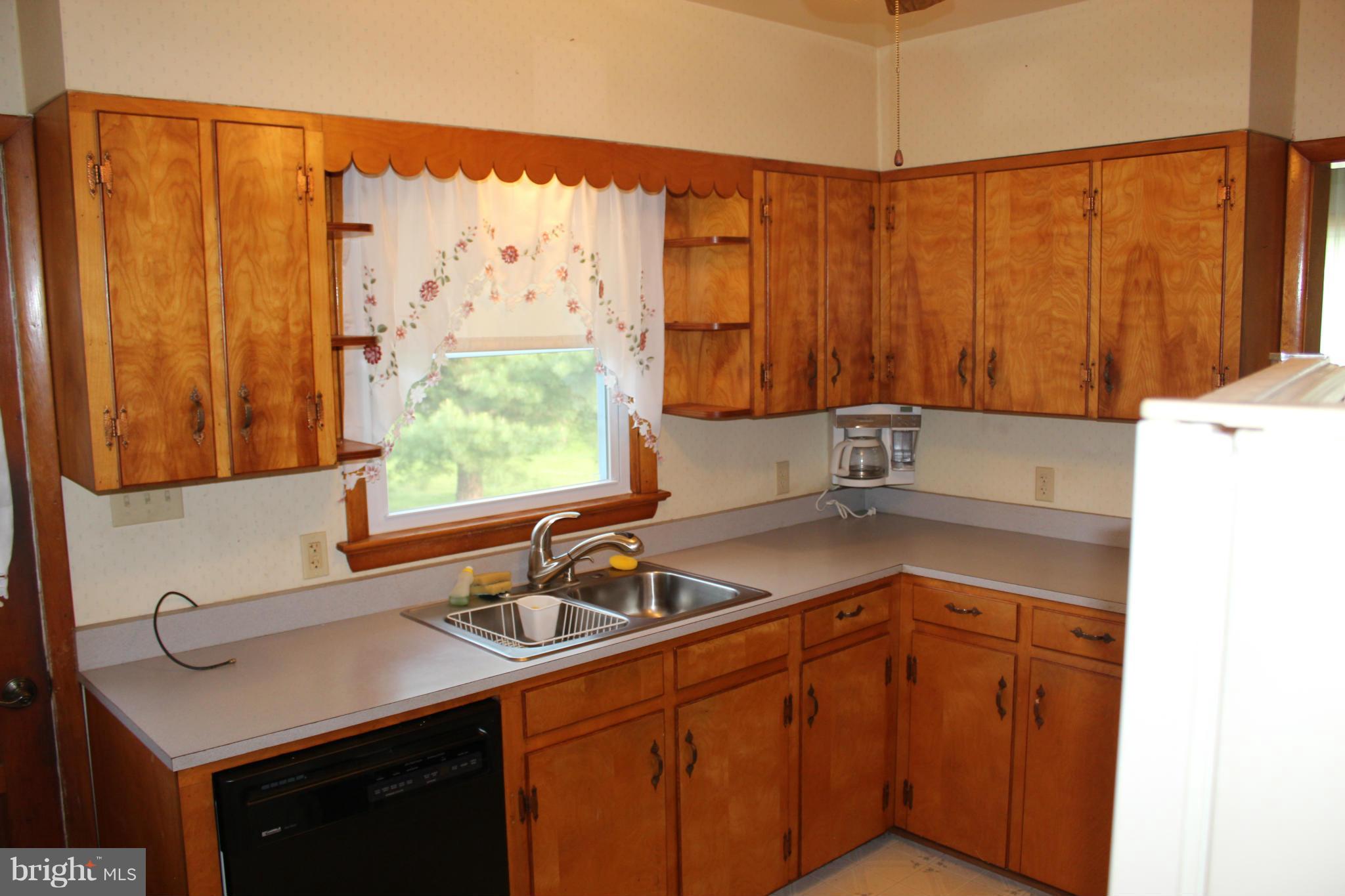 304 Laing Road Front Royal, VA 22630 - Photo 10 of 29 Kitchen