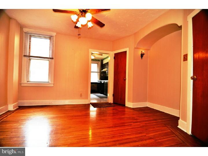 336 Huntley Road Upper Darby, PA 19082 - Photo 3 of 12
