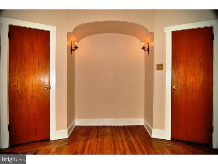 336 Huntley Road Upper Darby, PA 19082 - Photo 4 of 12