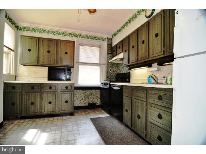 336 Huntley Road Upper Darby, PA 19082 - Photo 6 of 12
