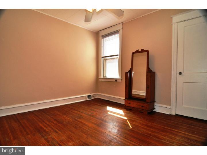 336 Huntley Road Upper Darby, PA 19082 - Photo 8 of 12