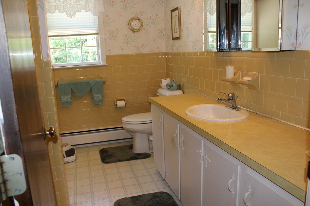 91 Dr Braley Road Freetown, MA 02717 - Photo 13 of 30 Gallery Image 13