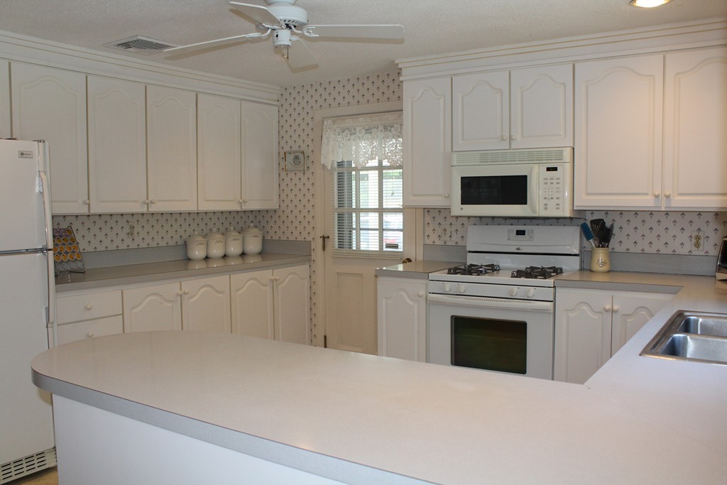 91 Dr Braley Road Freetown, MA 02717 - Photo 2 of 30 Gallery Image 2