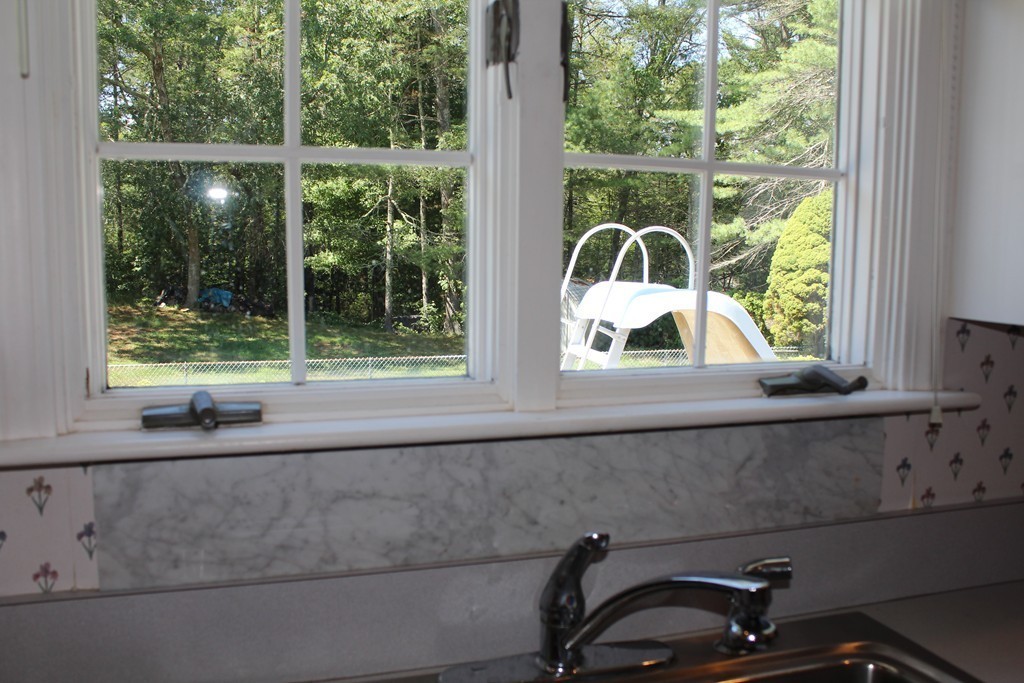 91 Dr Braley Road Freetown, MA 02717 - Photo 6 of 30 Gallery Image 6