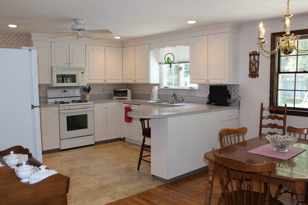91 Dr Braley Road Freetown, MA 02717 - Photo 9 of 30 Gallery Image 9