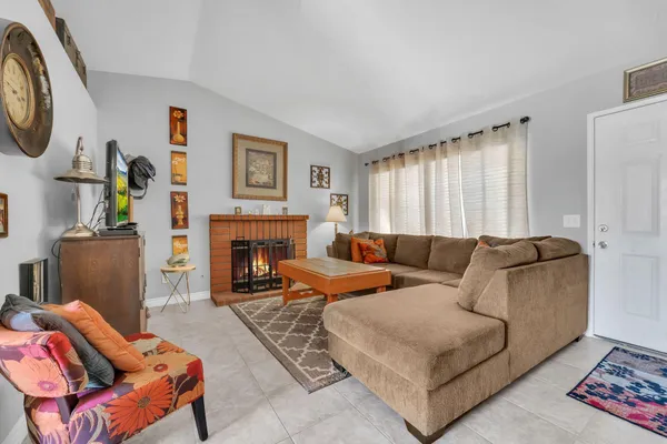 $2,995 | 2815 Minford Street, Lancaster, CA 93536