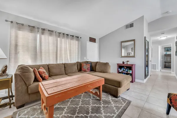 $2,995 | 2815 Minford Street, Lancaster, CA 93536