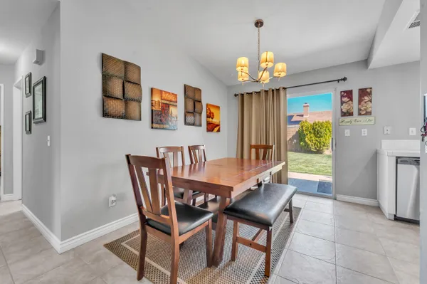 $2,995 | 2815 Minford Street, Lancaster, CA 93536
