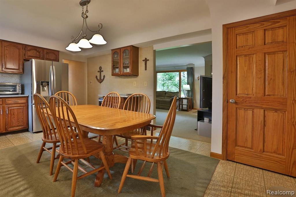 29445 South Gibraltar Road Gibraltar, MI 48173 - Photo 6 of 23
