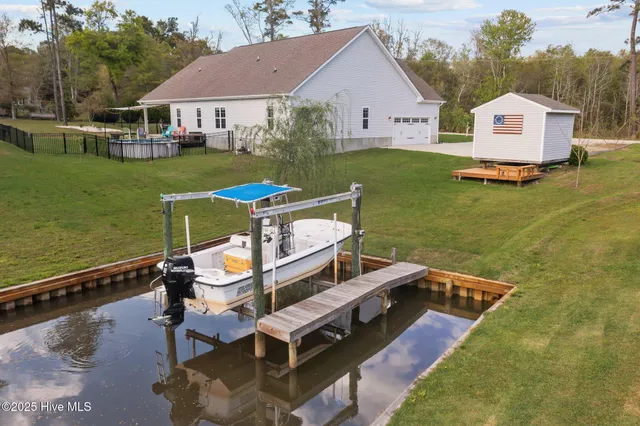 $685,000 | 442 Crow's Nest Lane, Sneads Ferry, NC 28460