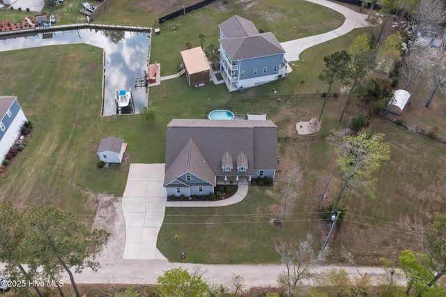 $685,000 | 442 Crow's Nest Lane, Sneads Ferry, NC 28460