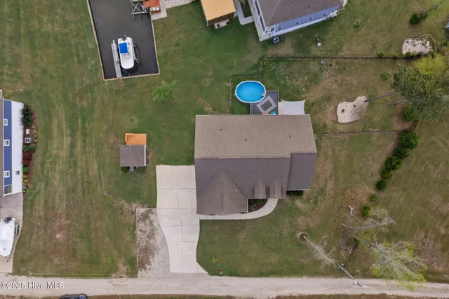 $685,000 | 442 Crow's Nest Lane, Sneads Ferry, NC 28460