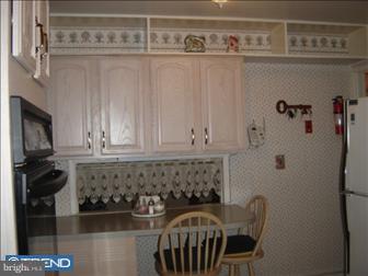 15 Homestead Road Levittown, PA 19056 - Photo 3 of 6 Kitchen