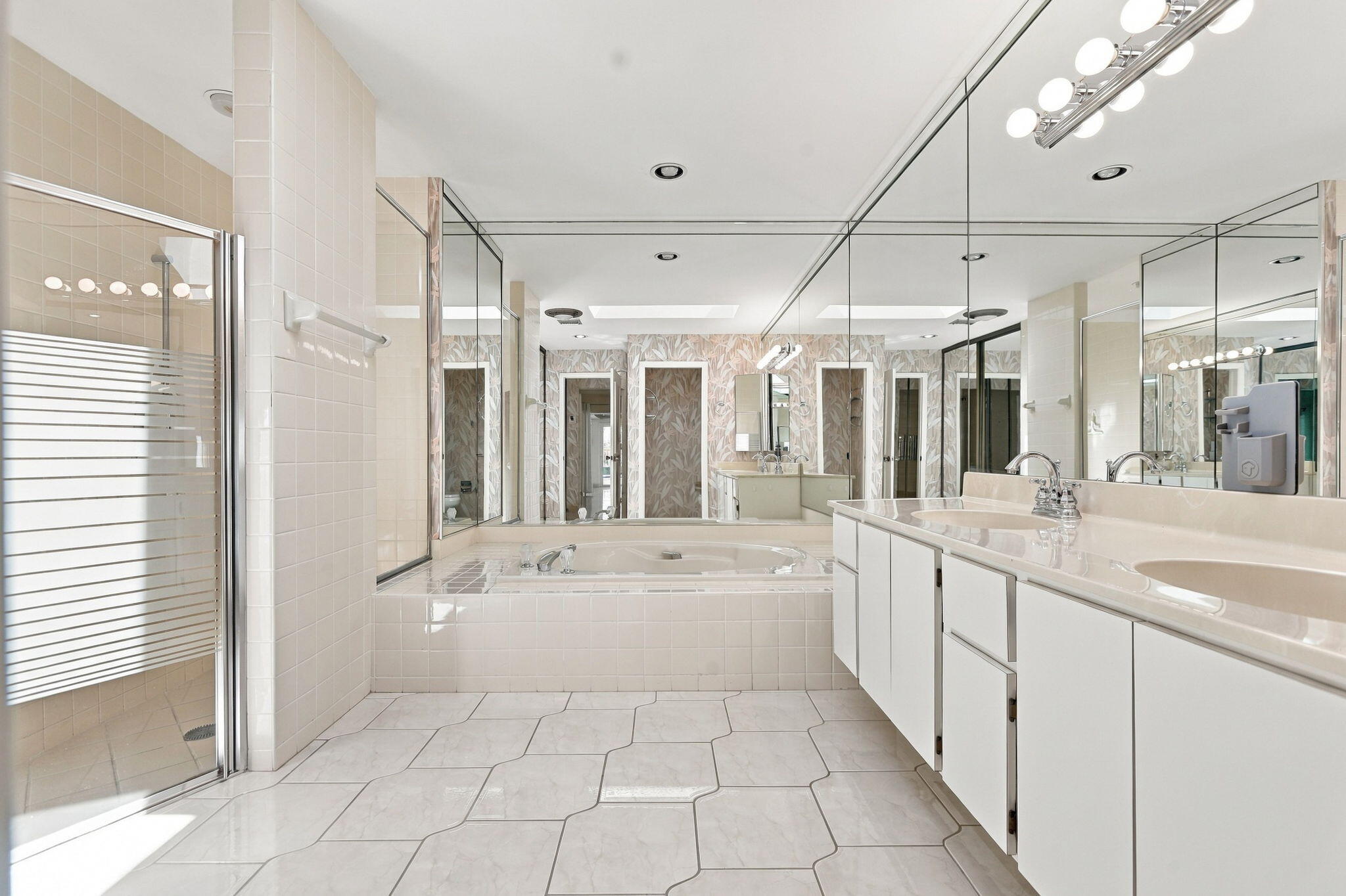 352 River Edge Road Jupiter, FL 33477 - Photo 26 of 72 Primary Bath