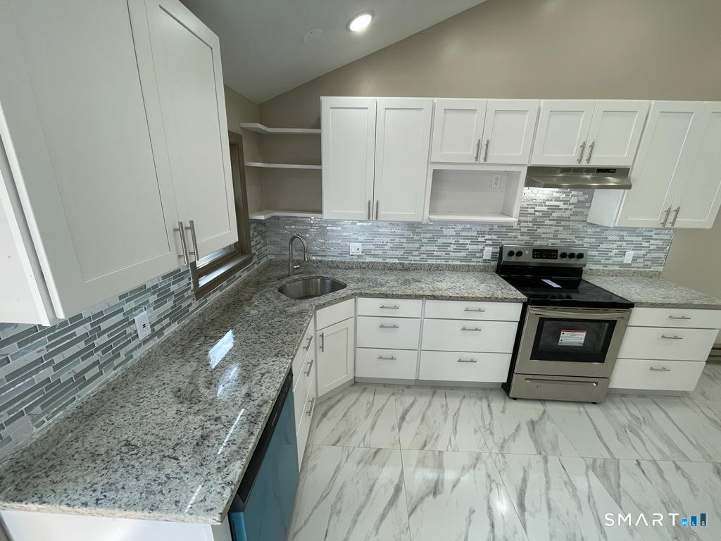 23 Pine Crest Ridge Woodstock, CT 06281 - Photo 3 of 25