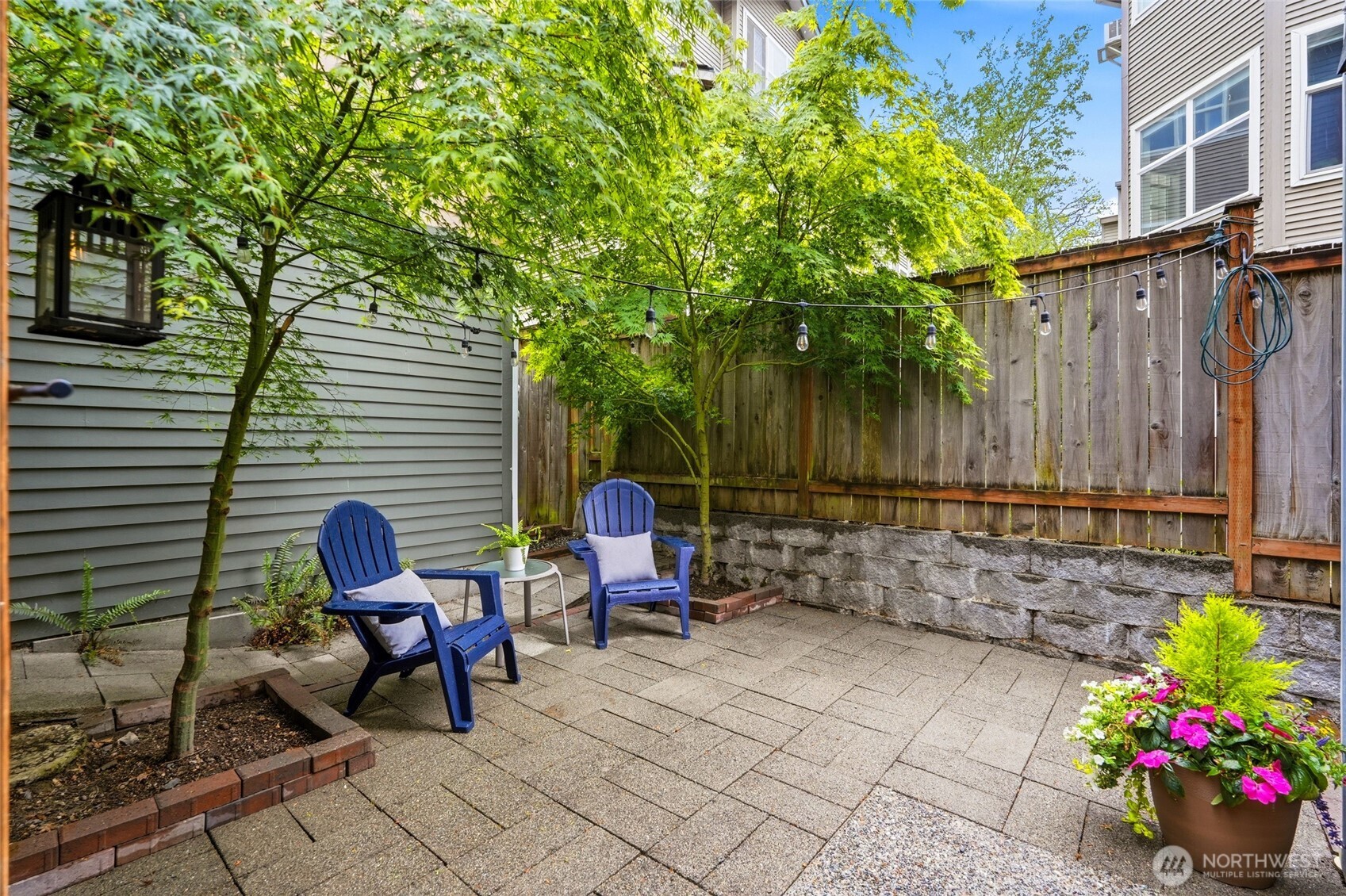 725 North 95th Street, Unit B Seattle, WA 98103 - Photo 21 of 29