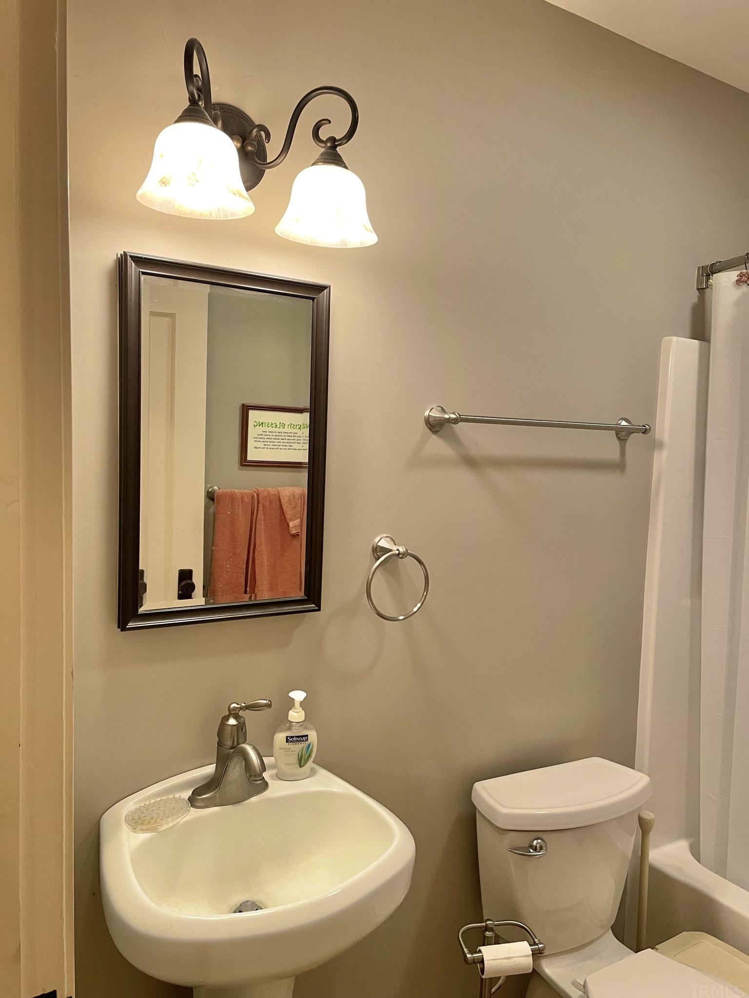 513 East Mill Road Evansville, IN 47711 - Photo 6 of 17 Gallery Image 6
