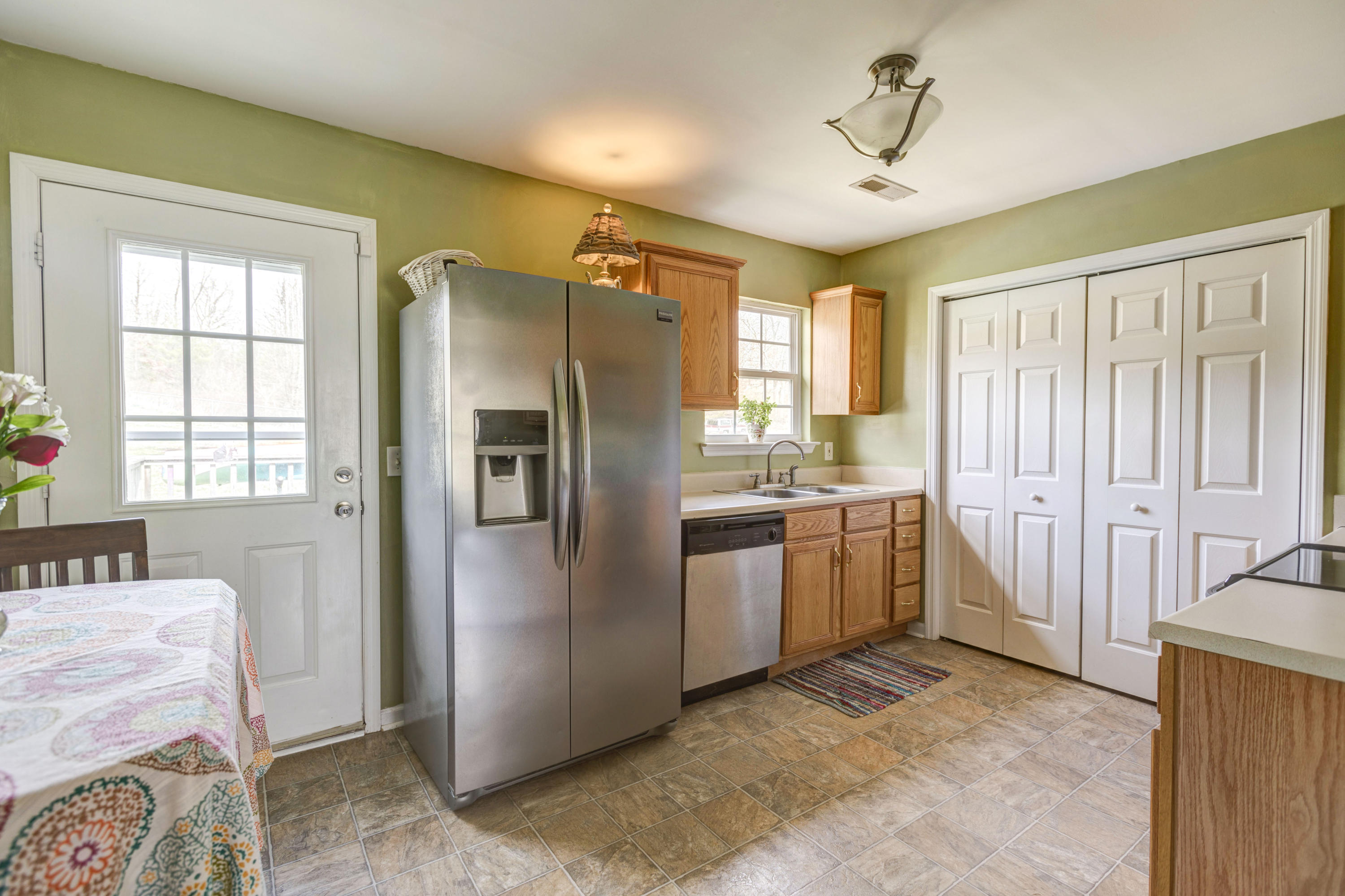 1607 Thatcher Road Soddy Daisy, TN 37379 - Photo 4 of 19 Kitchen