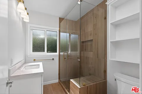 $9,700 | 1122 El Medio Avenue, Pacific Palisades, CA 90272