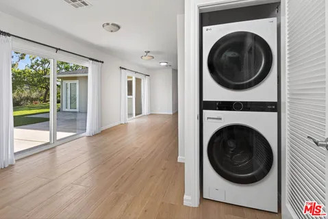 $9,700 | 1122 El Medio Avenue, Pacific Palisades, CA 90272