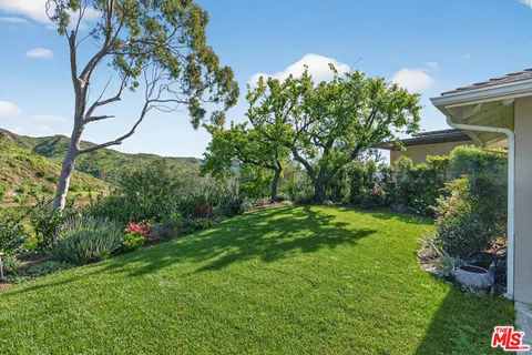 $9,700 | 1122 El Medio Avenue, Pacific Palisades, CA 90272