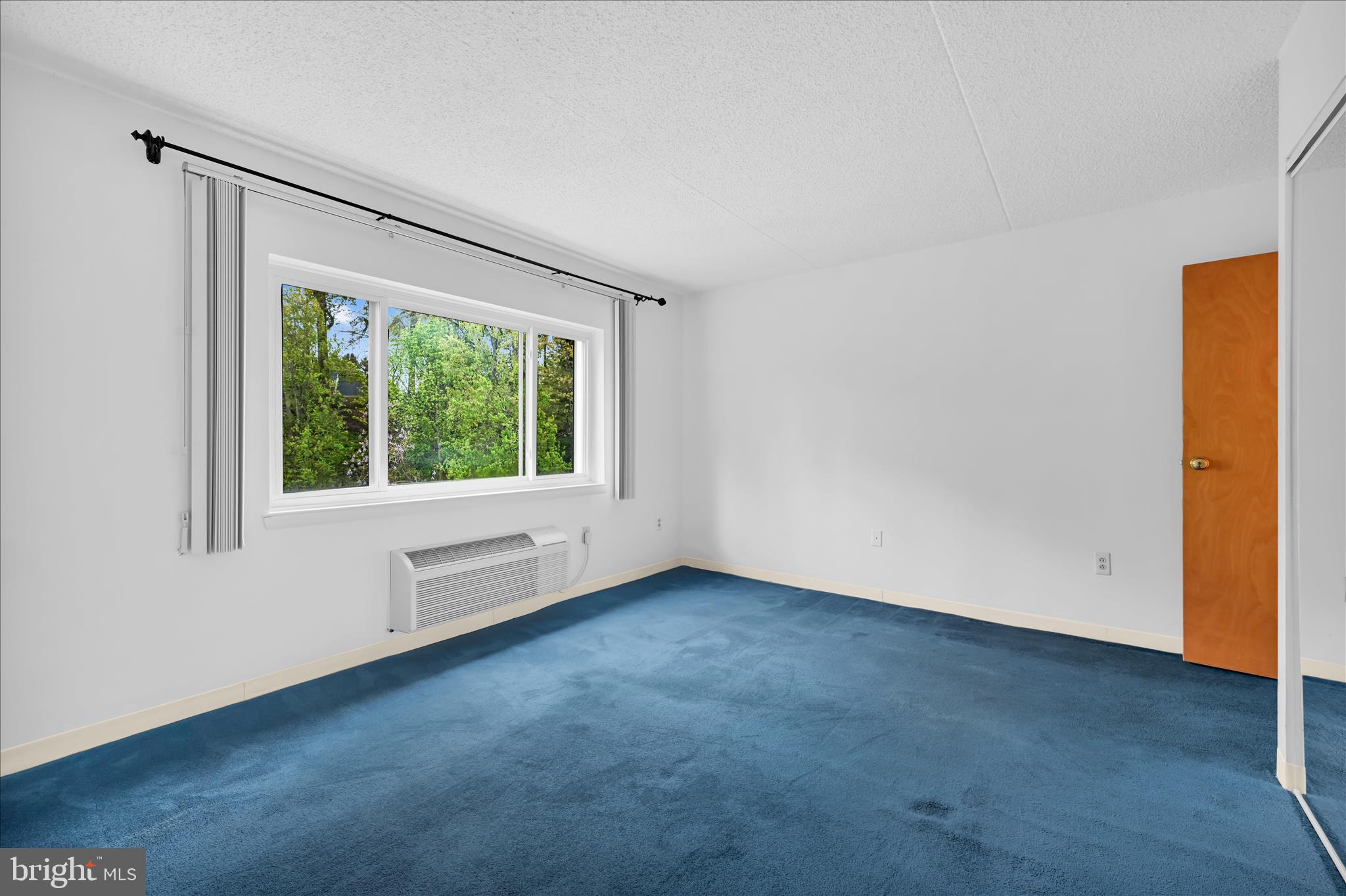 800 Avondale Road, Unit 6P Wallingford, PA 19086 - Photo 20 of 27 an empty room with a window