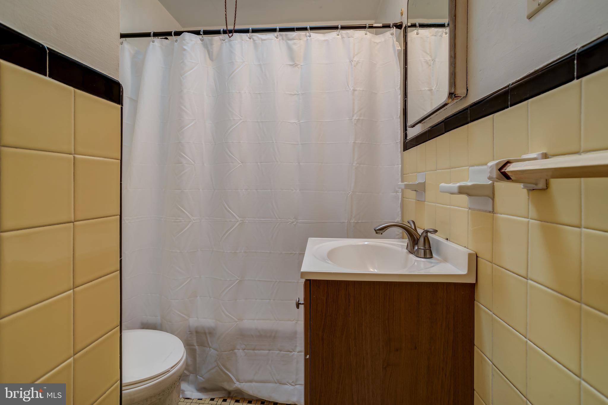 915 Grant Road Folcroft, PA 19032 - Photo 14 of 18
