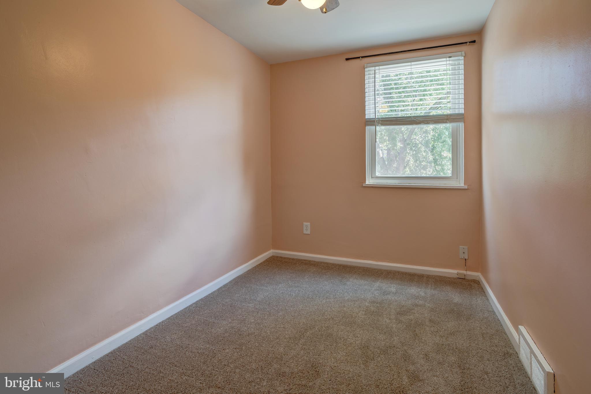 915 Grant Road Folcroft, PA 19032 - Photo 15 of 18