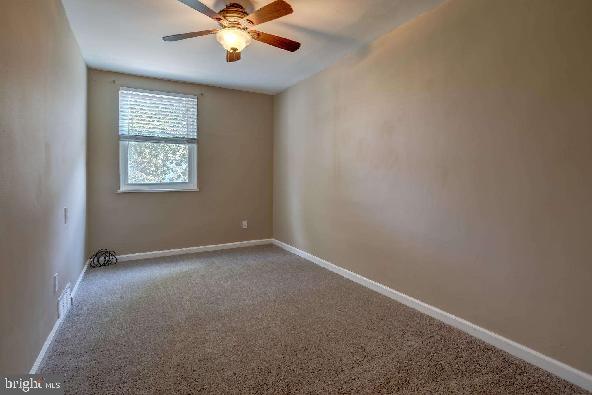 915 Grant Road Folcroft, PA 19032 - Photo 16 of 18