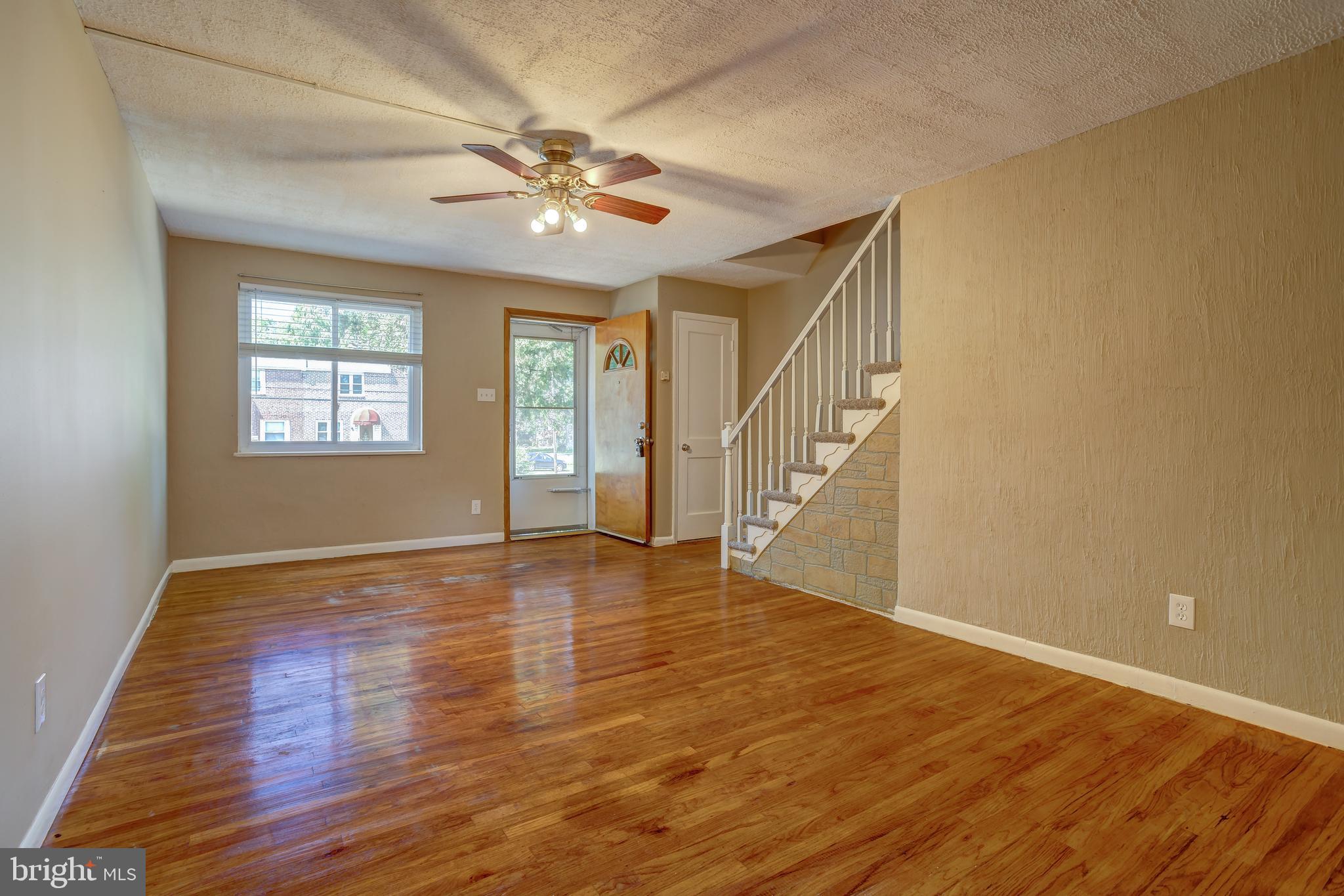 915 Grant Road Folcroft, PA 19032 - Photo 4 of 18