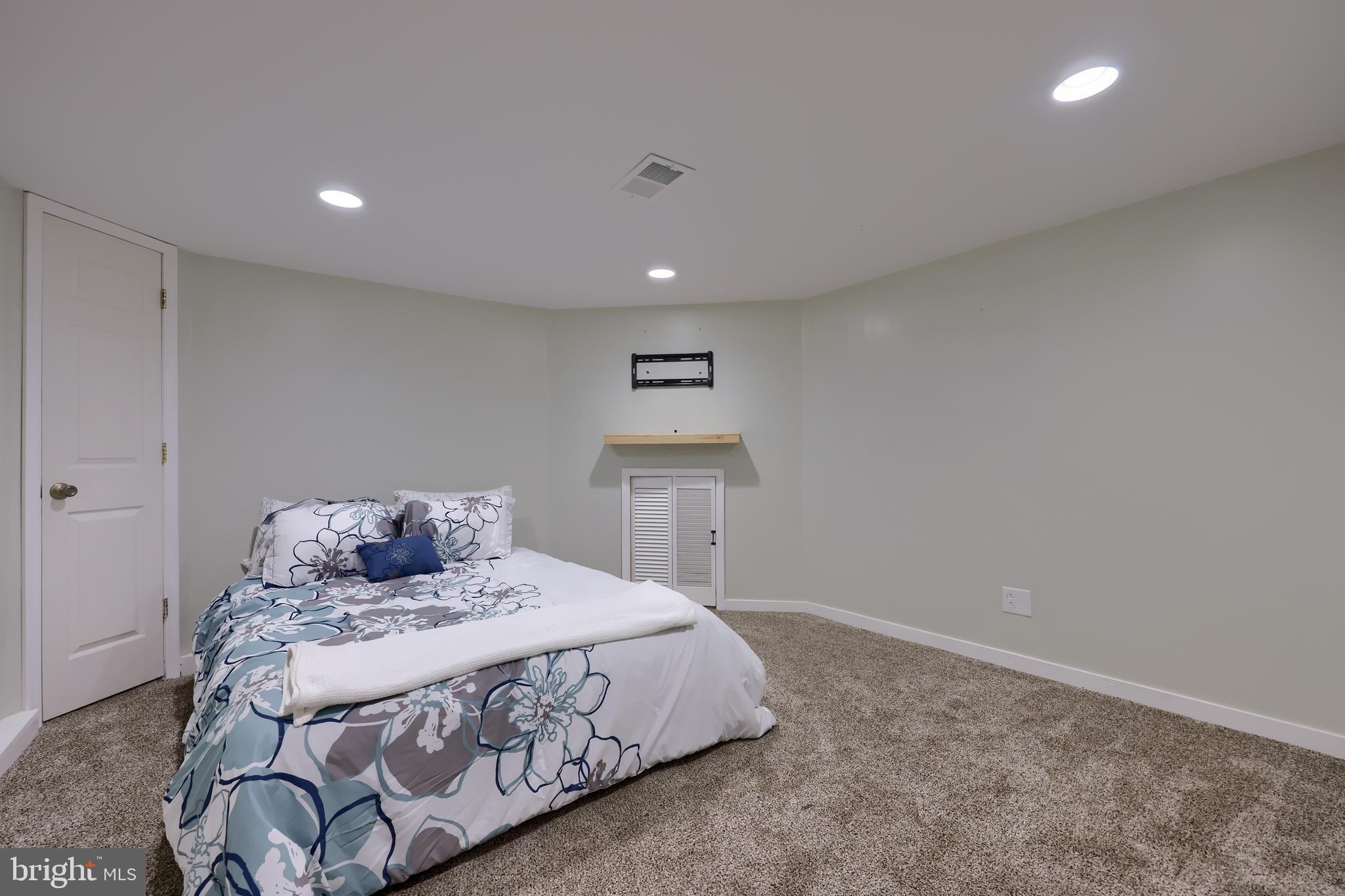4682 East Prospect Road York, PA 17406 - Photo 17 of 36 Gallery Image 17