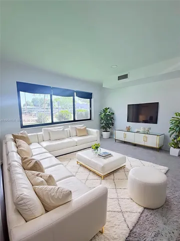 $3,800 | 9300 Southwest 52nd Terrace, Unit 1, Miami, FL 33165