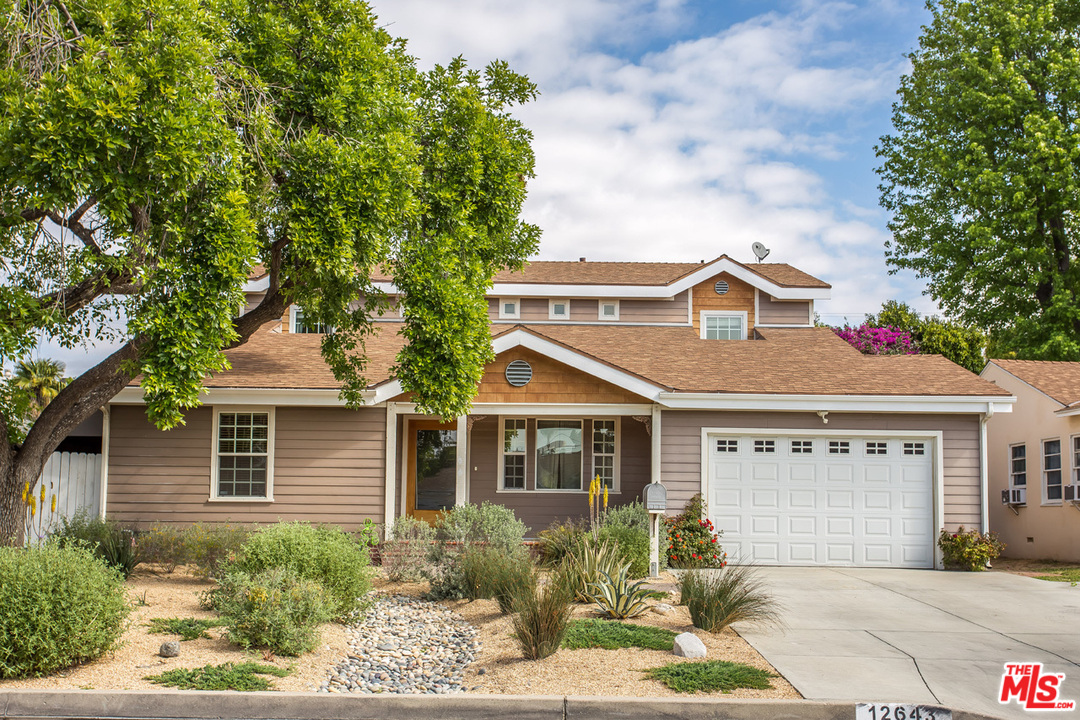 12643 Collins Street Valley Village, CA 91607 - Photo 2 of 34