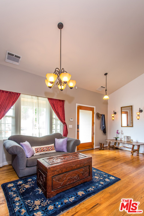 12643 Collins Street Valley Village, CA 91607 - Photo 12 of 34