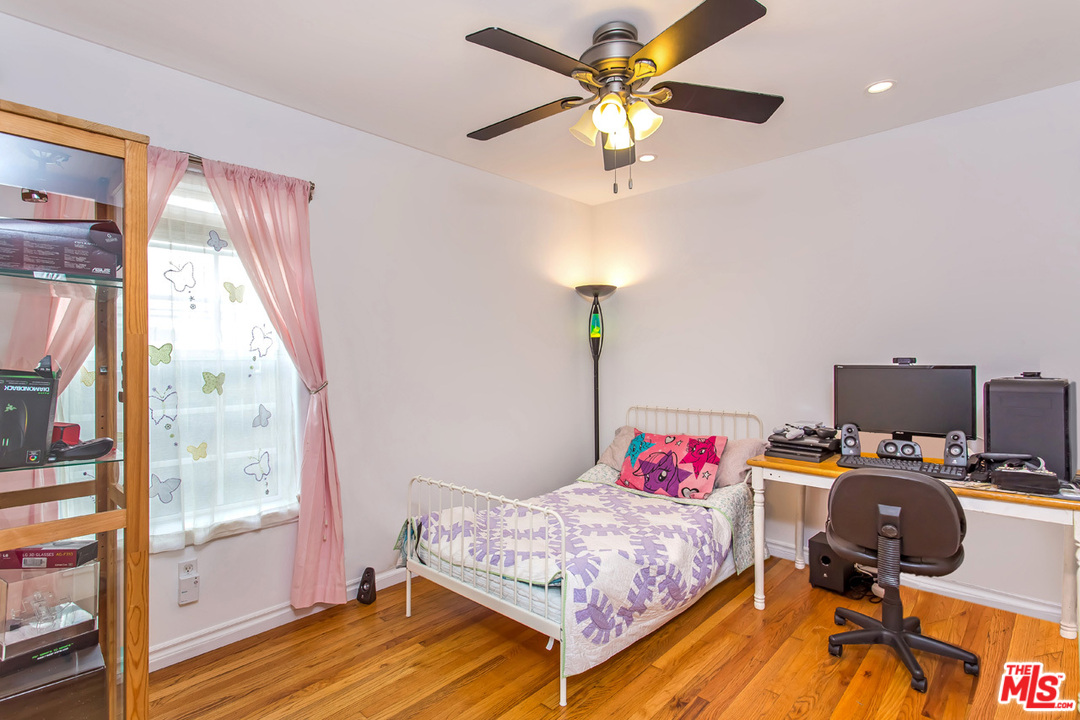 12643 Collins Street Valley Village, CA 91607 - Photo 16 of 34