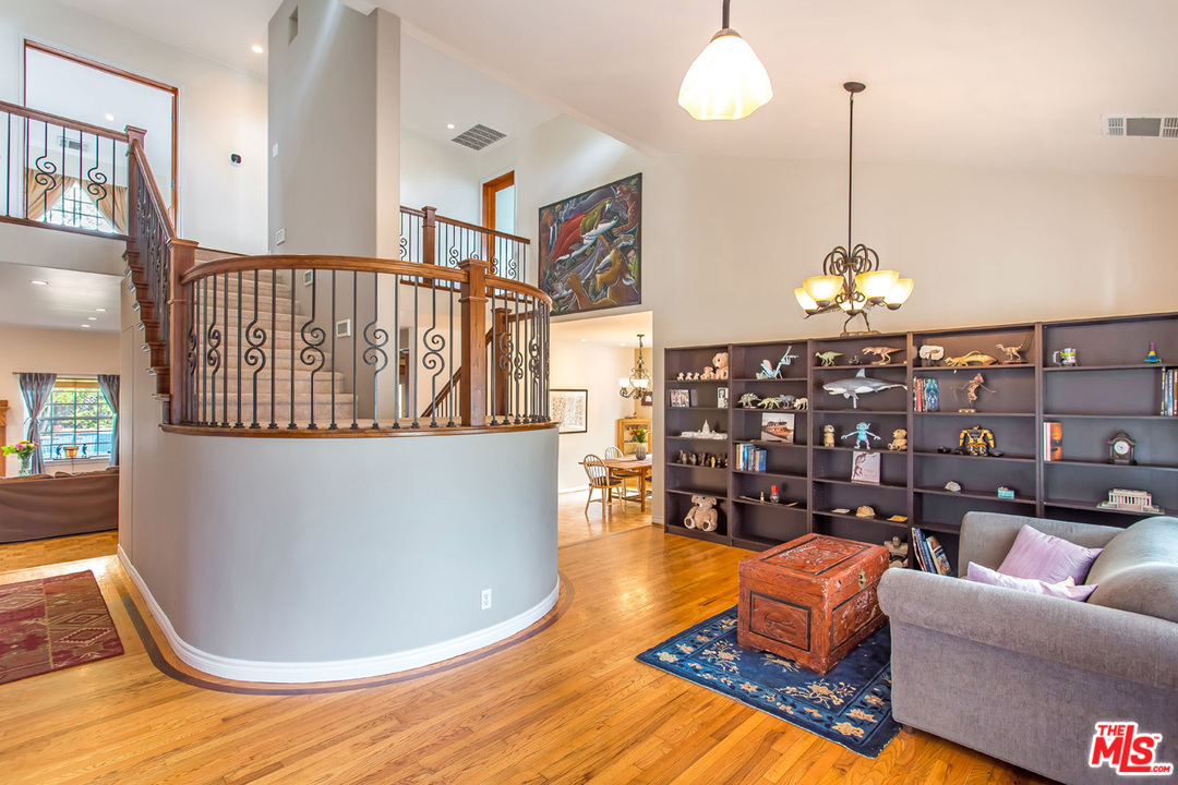 12643 Collins Street Valley Village, CA 91607 - Photo 3 of 34