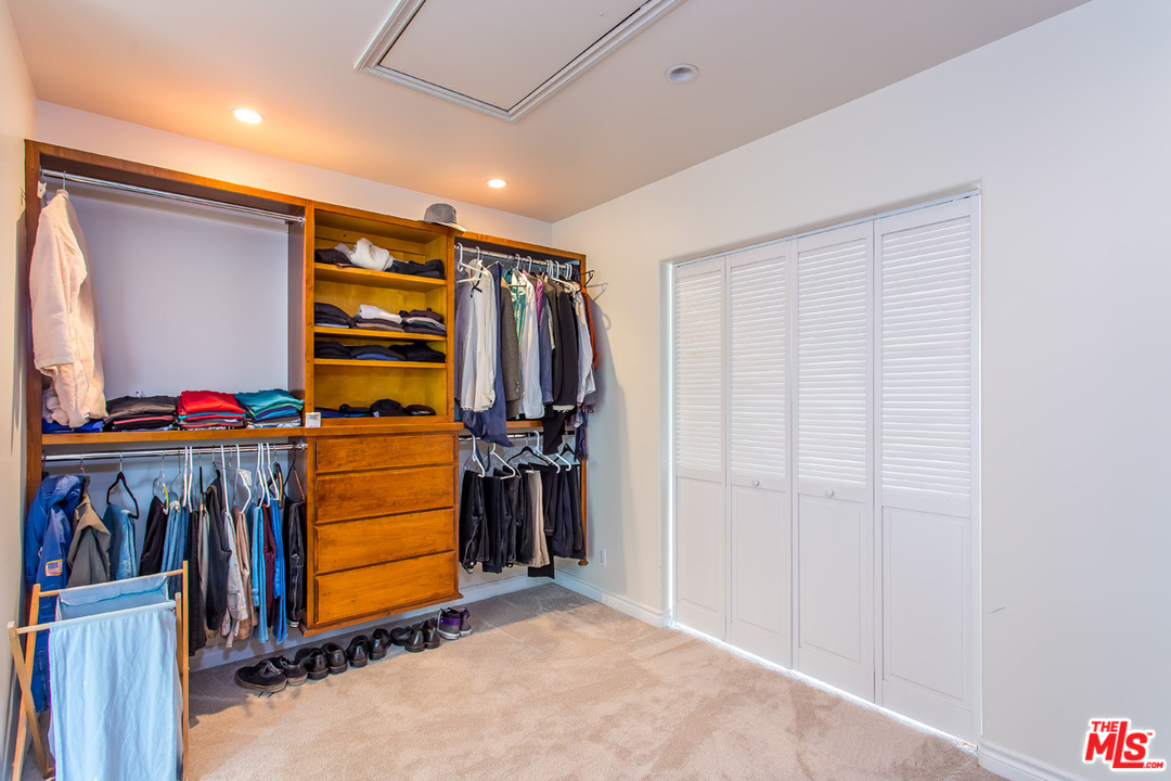 12643 Collins Street Valley Village, CA 91607 - Photo 27 of 34