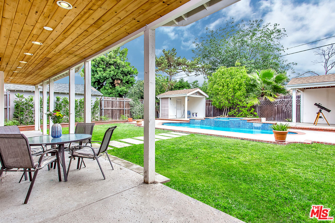 12643 Collins Street Valley Village, CA 91607 - Photo 30 of 34