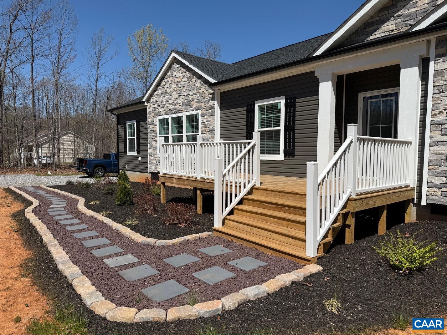 254 South Constitution Route Dillwyn, VA 23936 - Photo 5 of 28 Gallery Image 5