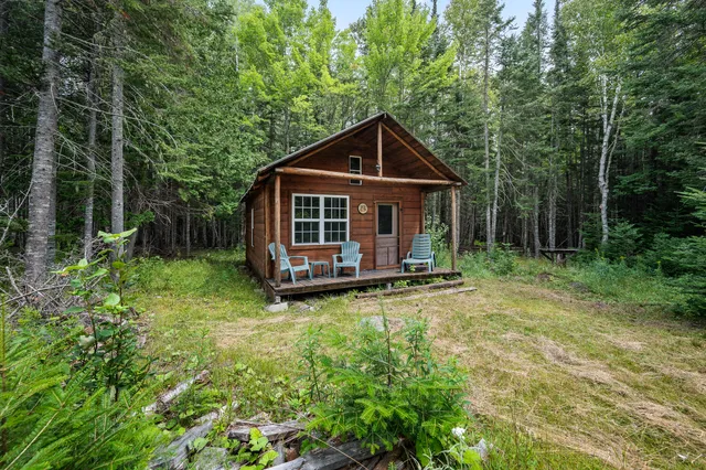 $895,000 | 59 Skyland Drive, Dallas Plt, ME 04970