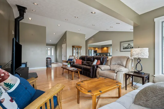 $895,000 | 59 Skyland Drive, Dallas Plt, ME 04970