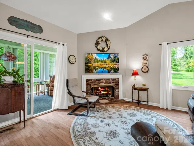 $365,000 | 20 Country Meadows Lane, Hendersonville, NC 28792