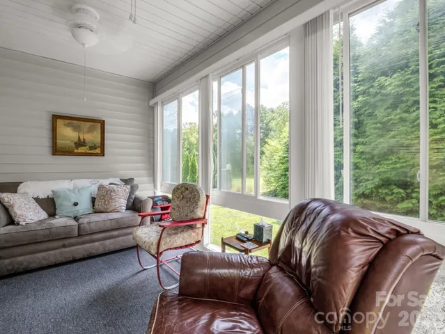 $365,000 | 20 Country Meadows Lane, Hendersonville, NC 28792