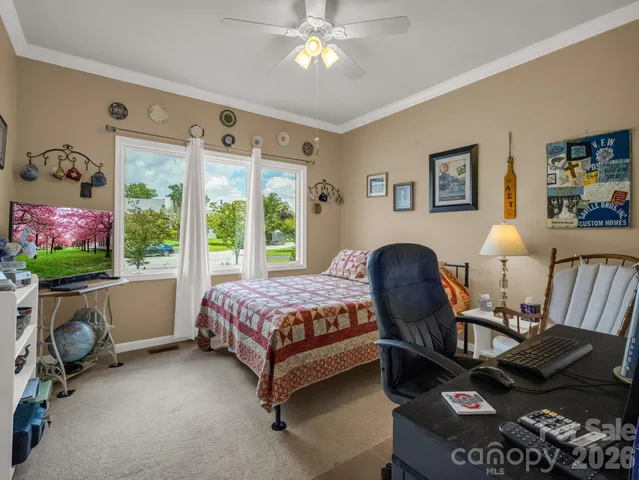 $365,000 | 20 Country Meadows Lane, Hendersonville, NC 28792