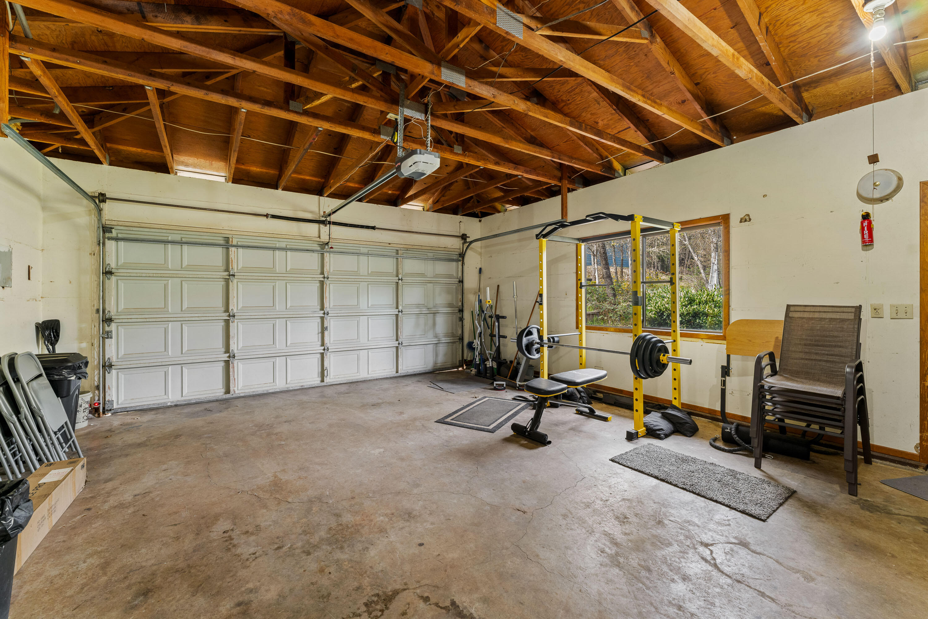 7201 Crowfoot Road Trail, OR 97541 - Photo 30 of 56 a view of a room with gym equipment